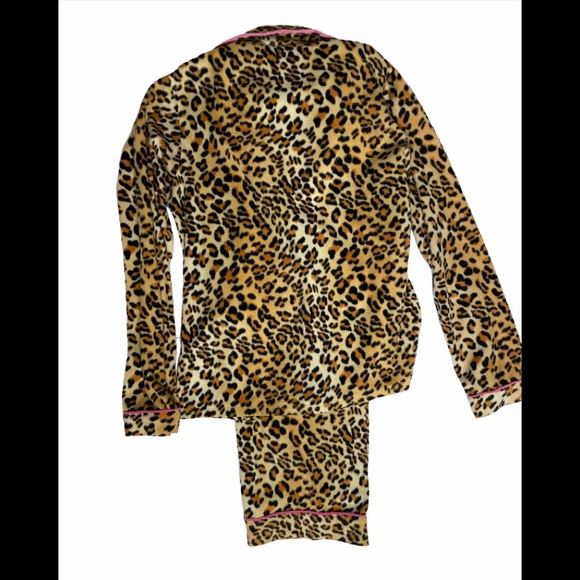 Kenzie Leopard Fleece 2 pc pajamas size Small - Picture 5 of 6